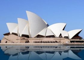 澳大利亞客戶(hù)前來(lái)鹽城拋丸機(jī)廠家公司考察